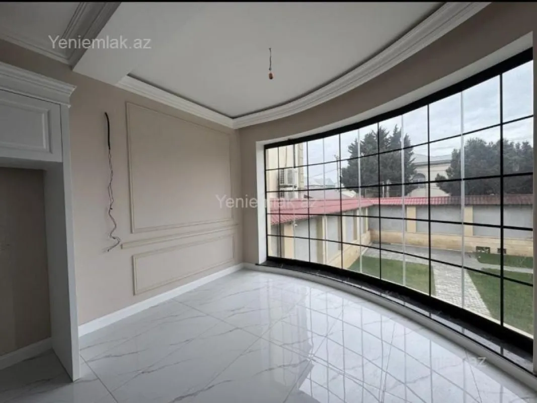 Satılır 8 otaqlı həyət evi 335 m²