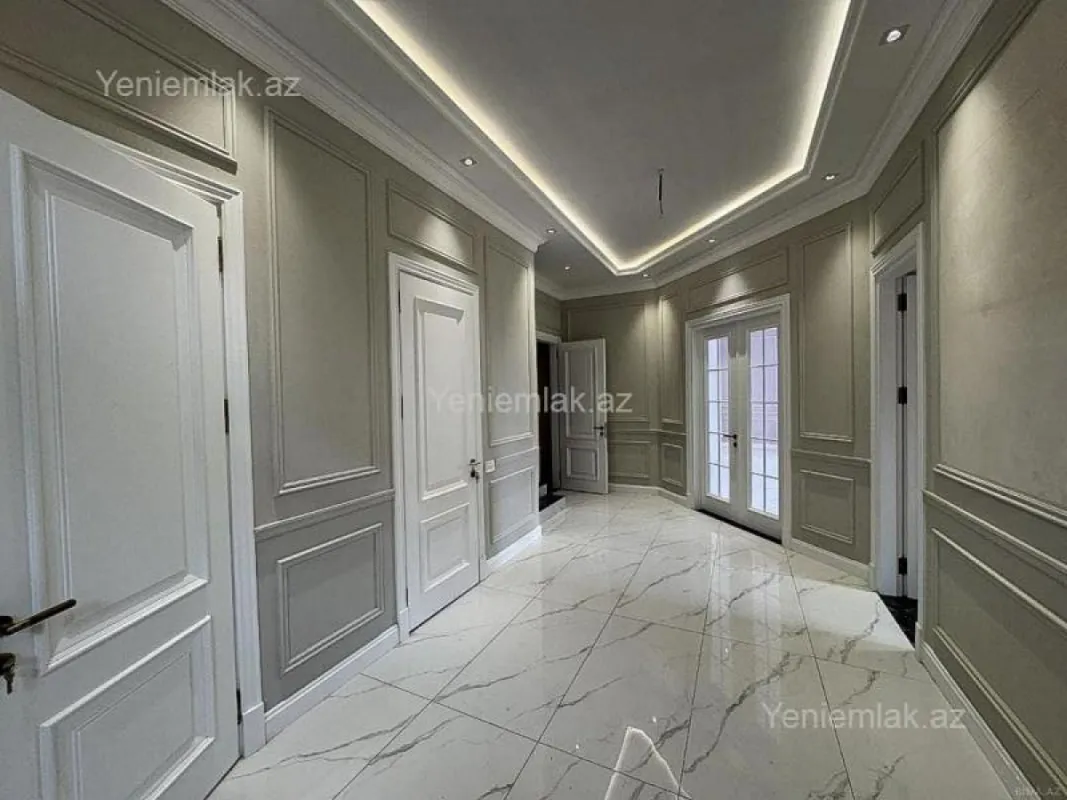 Satılır 8 otaqlı həyət evi 335 m²