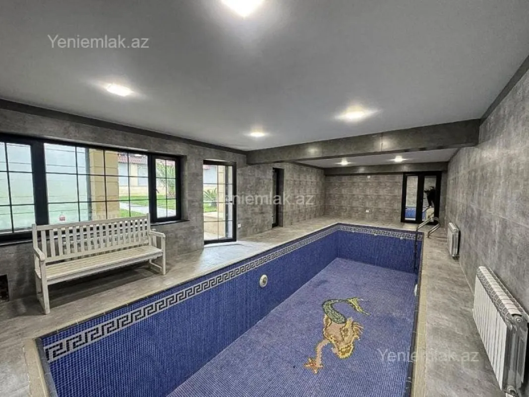 Satılır 8 otaqlı həyət evi 335 m²