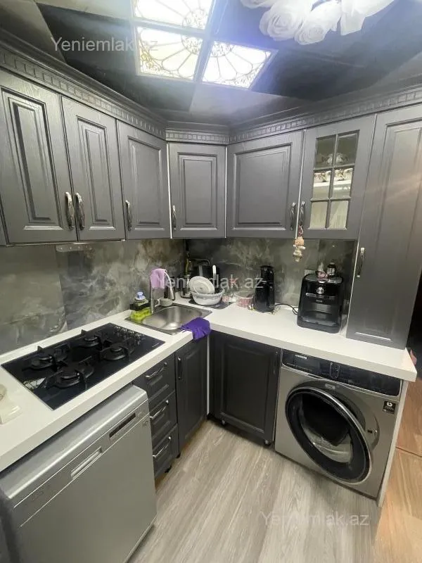 Satılır 1 otaqlı köhnə tikili 38 m²