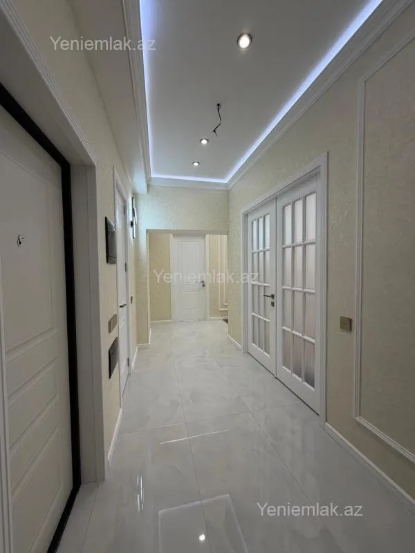 Satılır 3 otaqlı yeni tikili 115 m²
