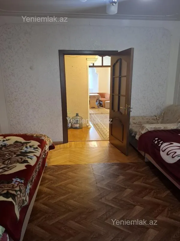 Satılır 3 otaqlı köhnə tikili 72 m²