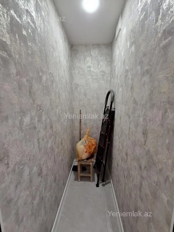 Satılır 2 otaqlı köhnə tikili 65 m²