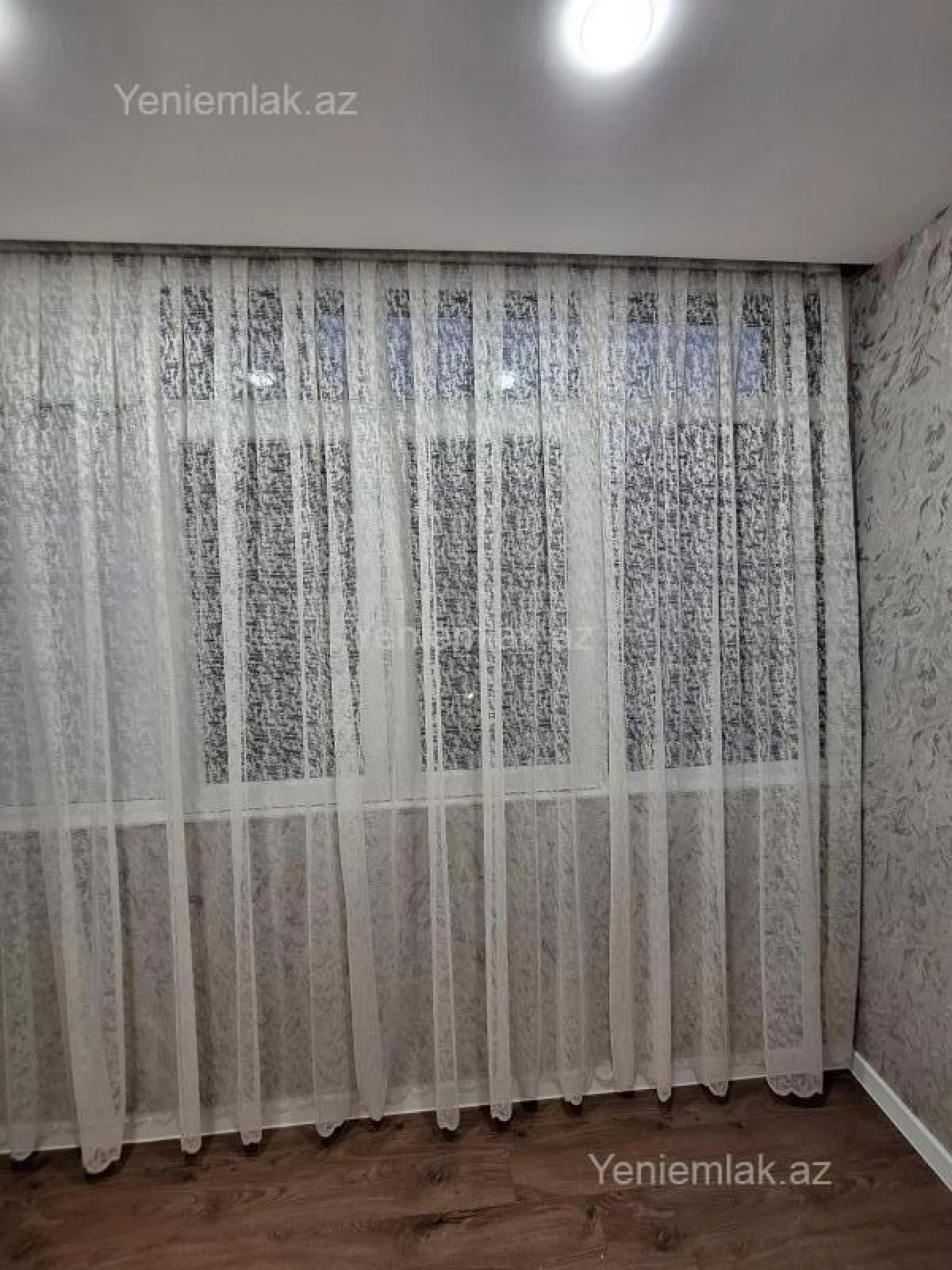 Satılır 2 otaqlı köhnə tikili 65 m²