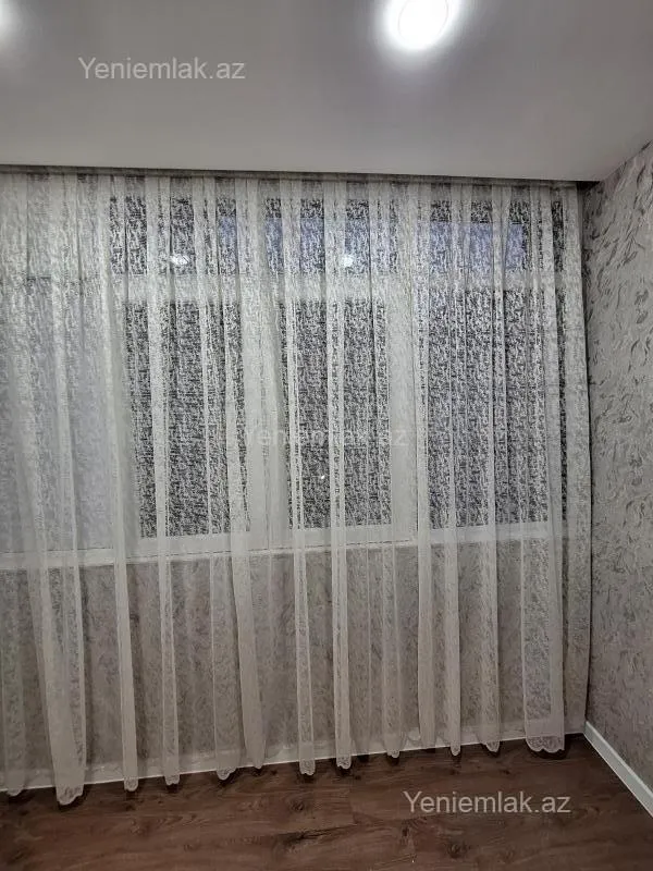 Satılır 2 otaqlı köhnə tikili 65 m²