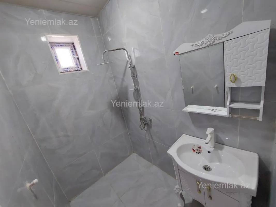 Satılır 4 otaqlı həyət evi 100 m²