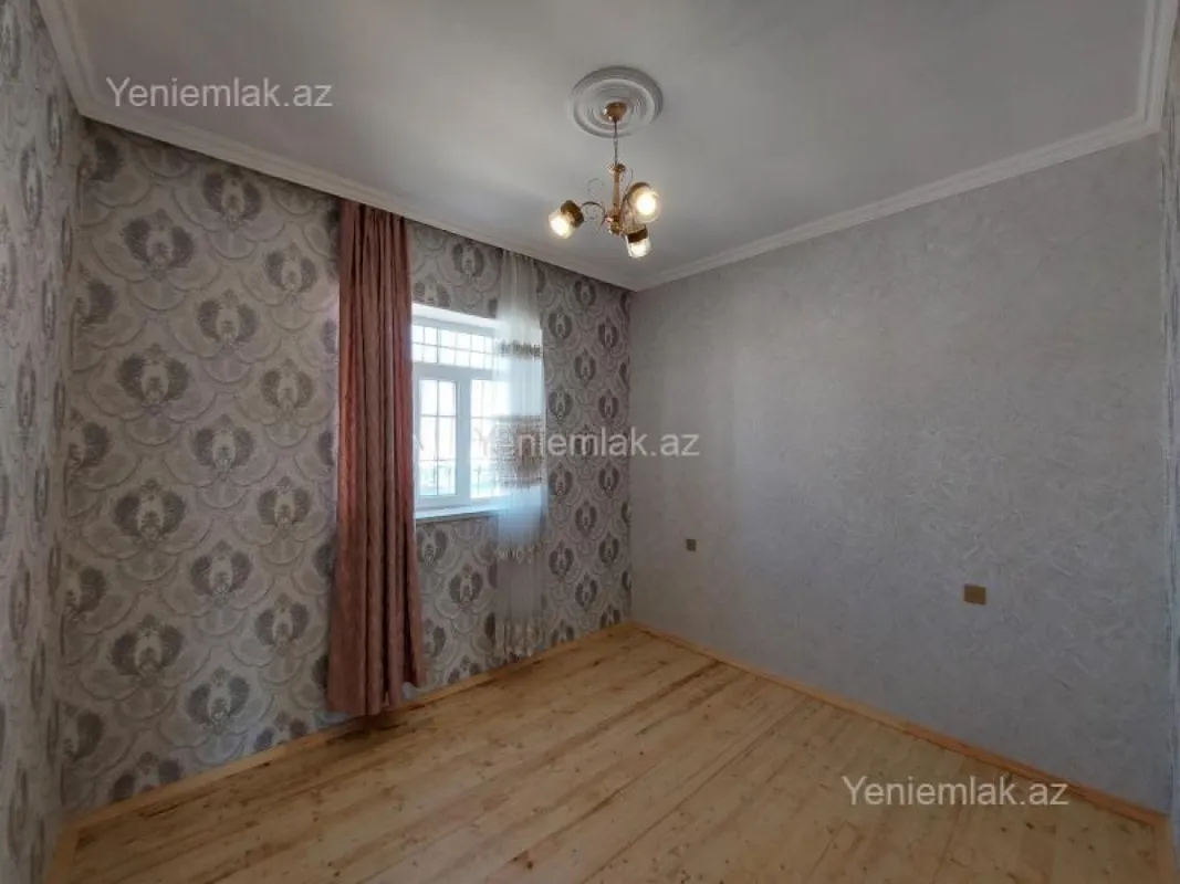 Satılır 4 otaqlı həyət evi 100 m²