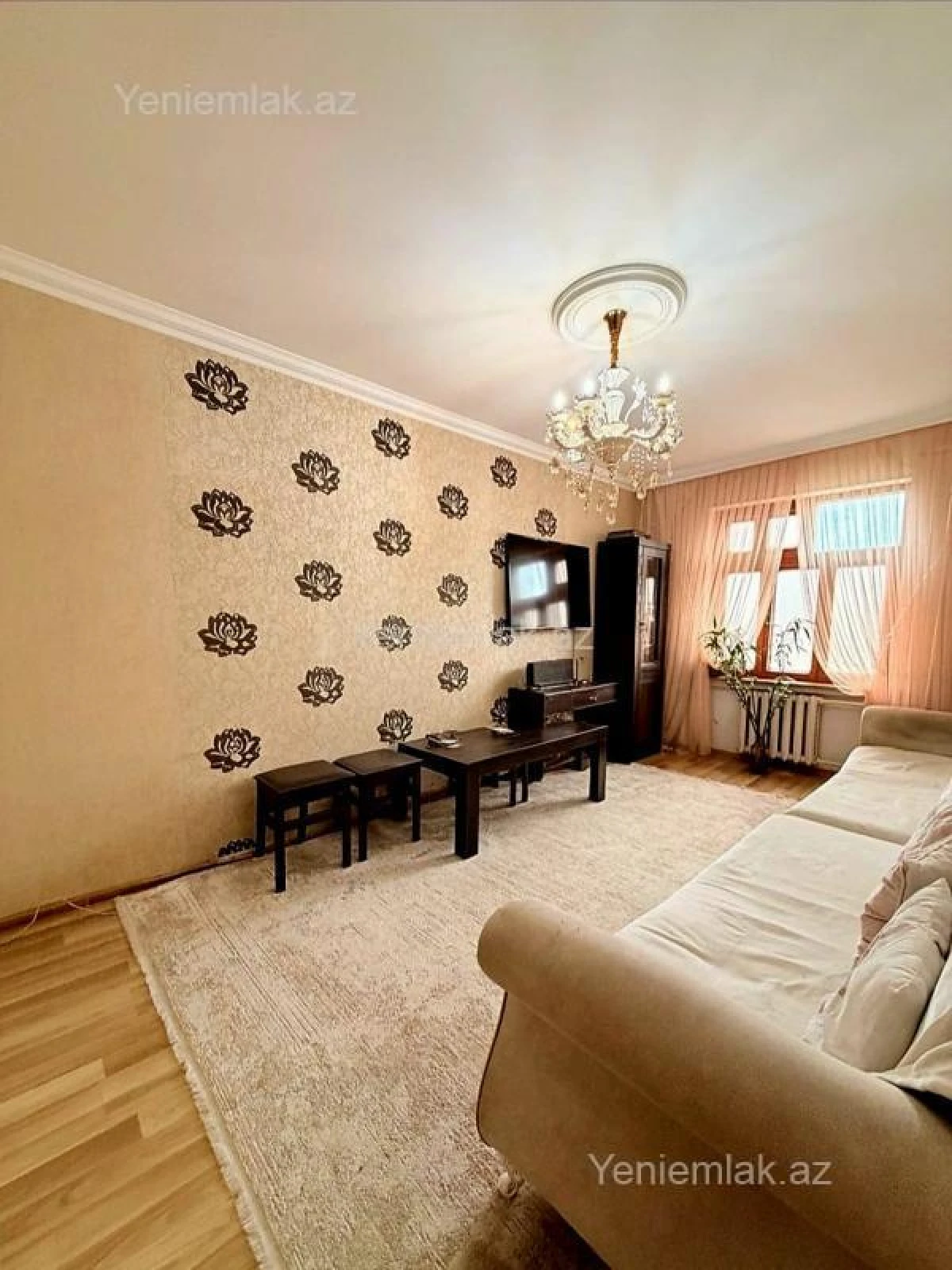 Satılır 2 otaqlı köhnə tikili 64 m²