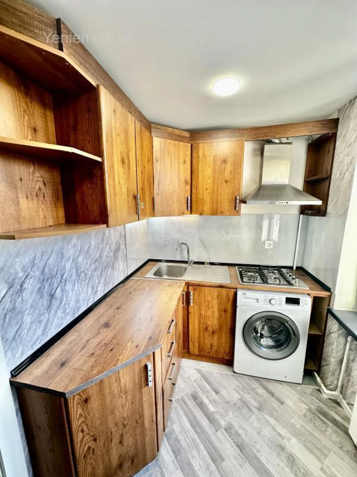Satılır 2 otaqlı köhnə tikili 48 m²