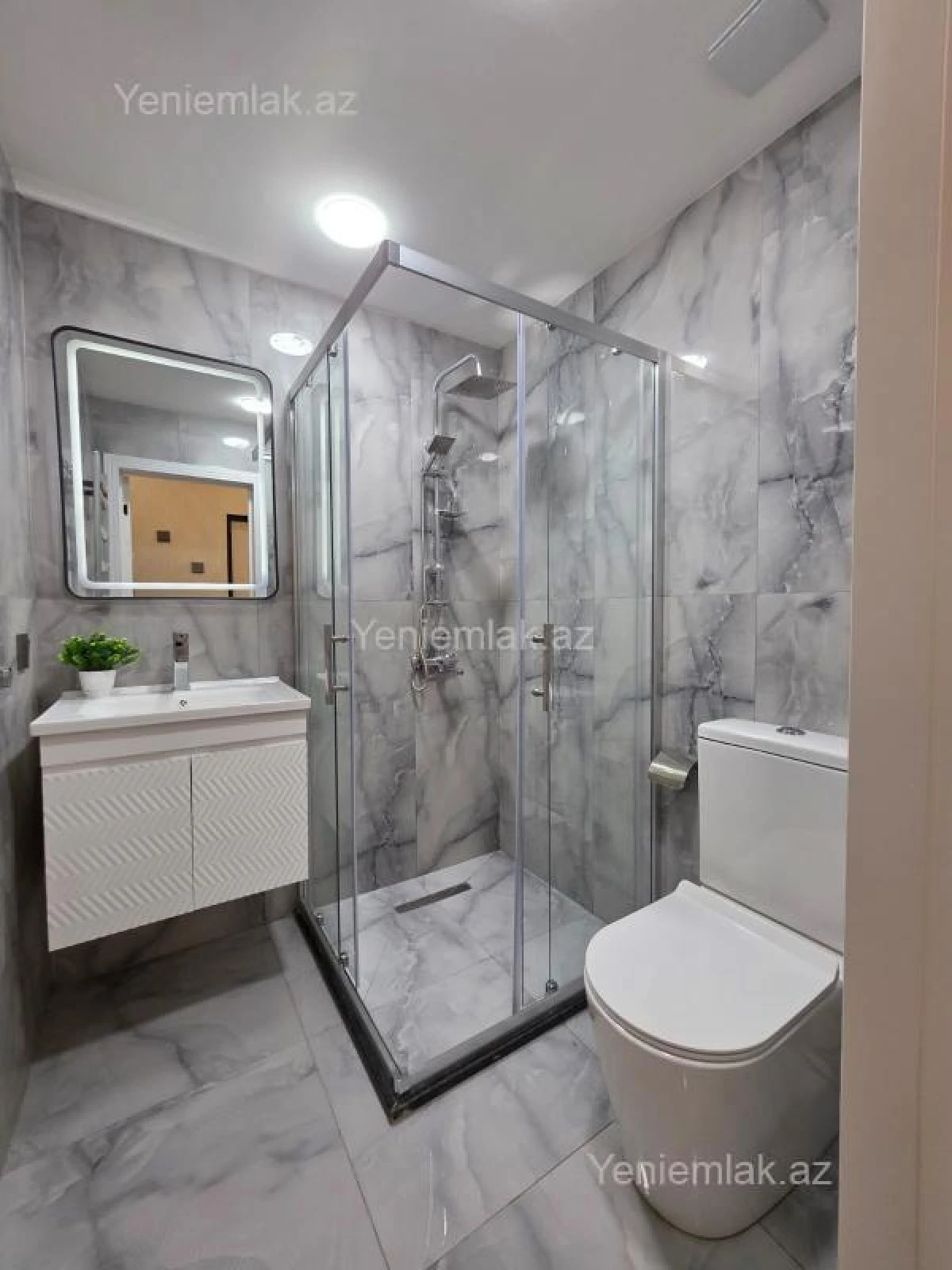 Satılır 2 otaqlı köhnə tikili 65 m²