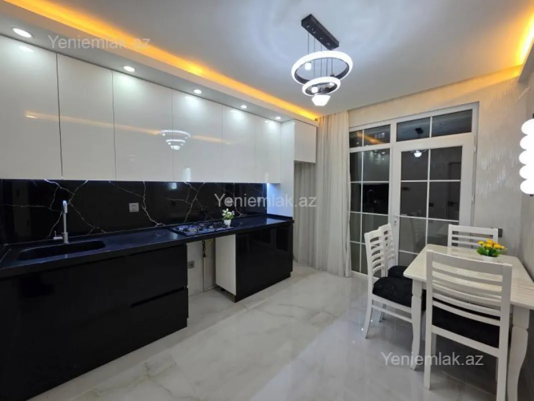 Satılır 2 otaqlı köhnə tikili 65 m²