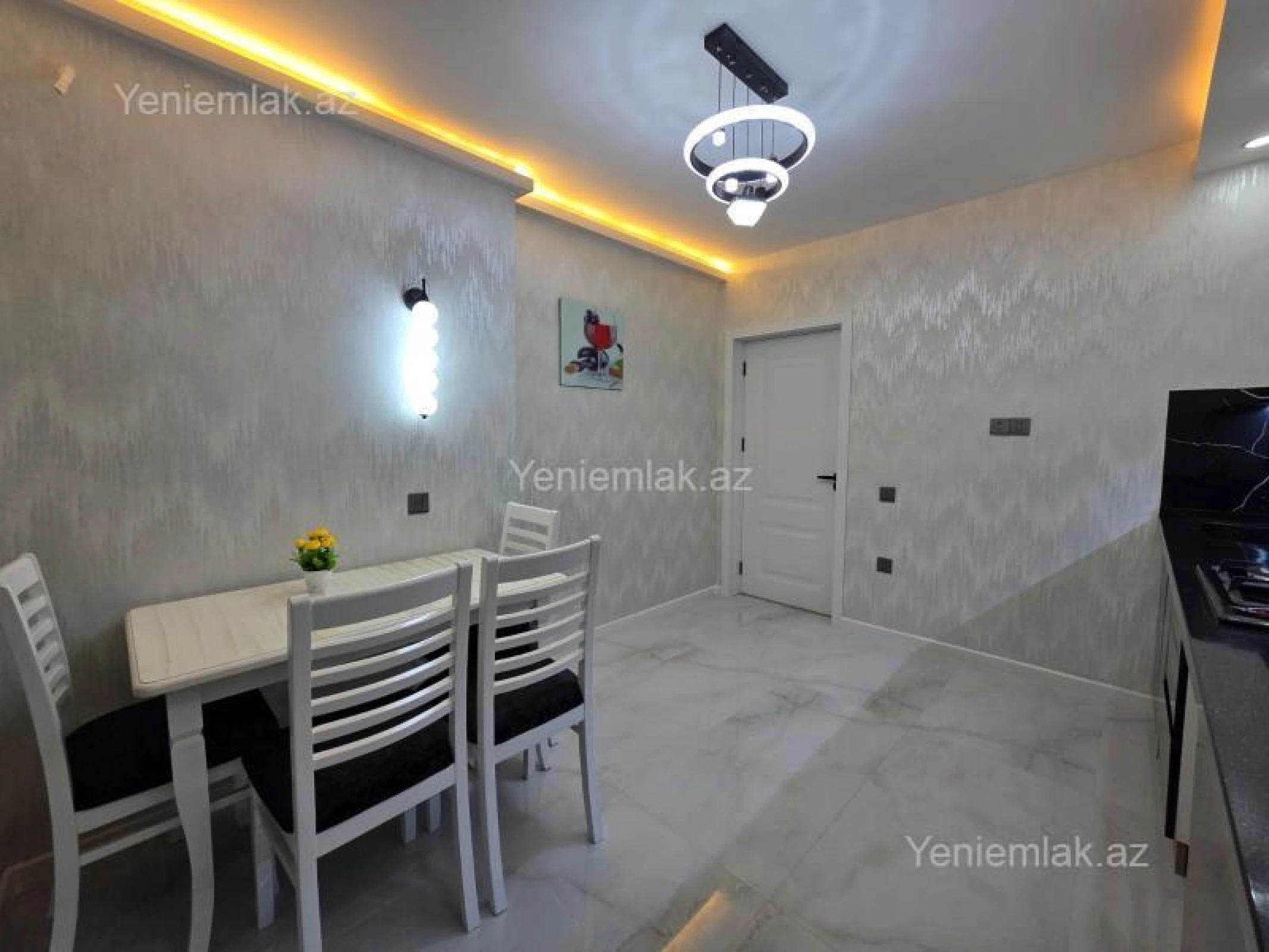 Satılır 2 otaqlı köhnə tikili 65 m²