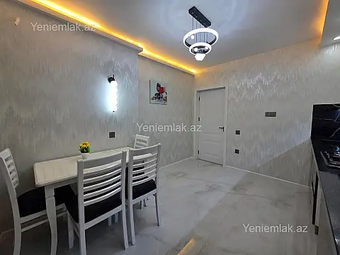 Satılır 2 otaqlı köhnə tikili 65 m²
