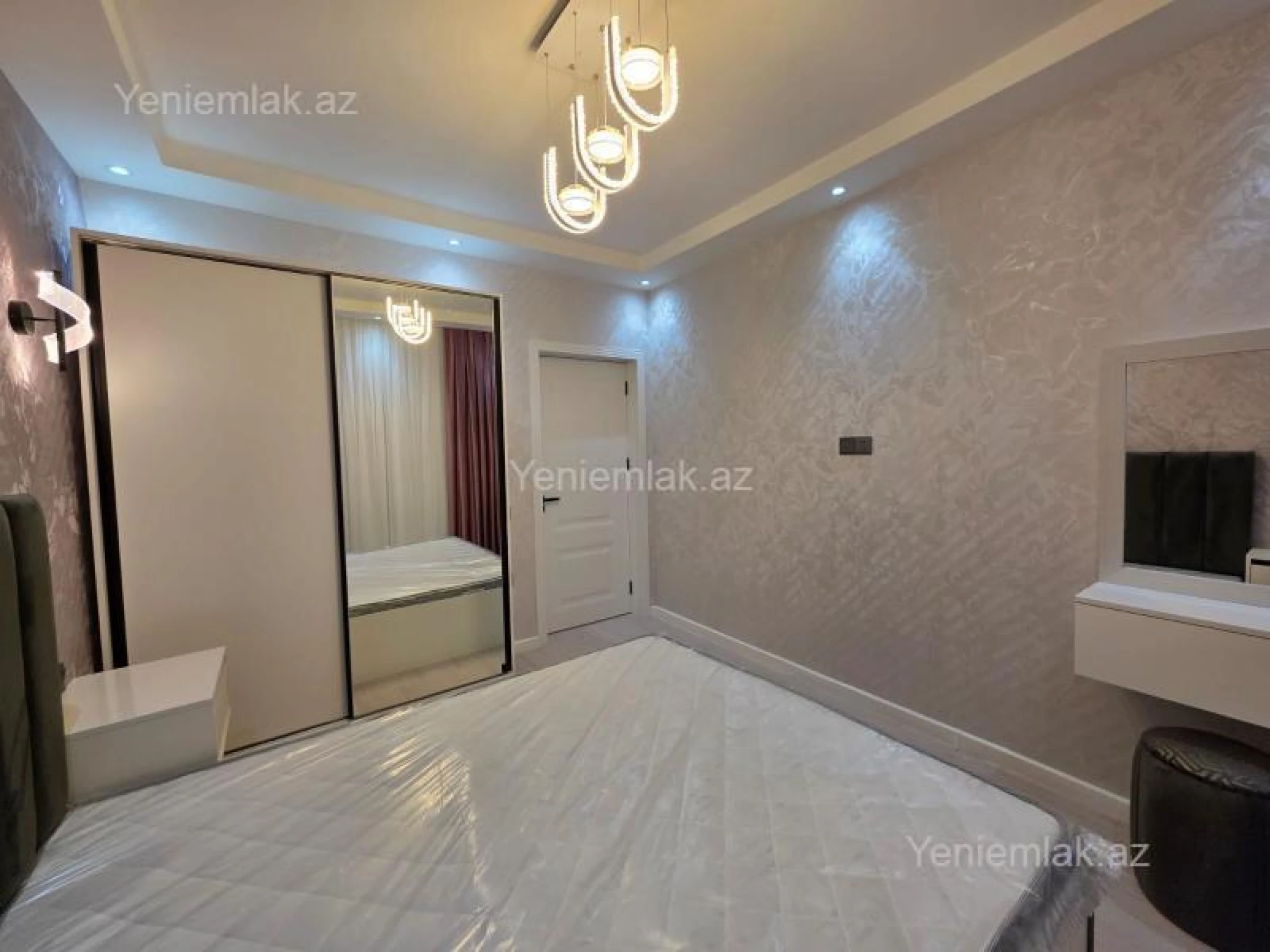 Satılır 2 otaqlı köhnə tikili 65 m²