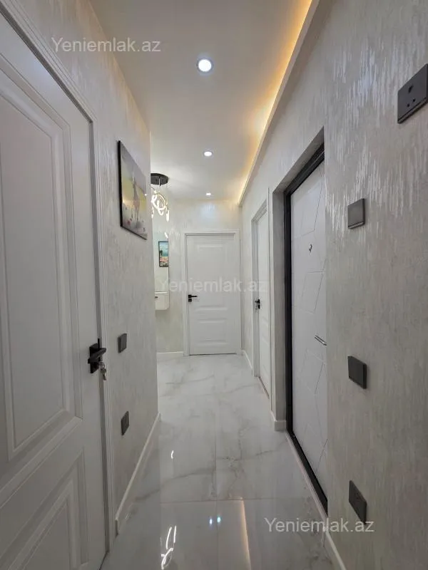 Satılır 2 otaqlı köhnə tikili 65 m²