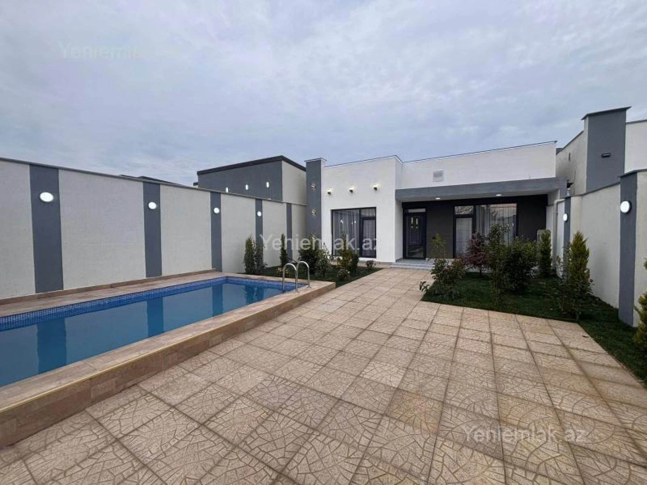 Satılır 4 otaqlı həyət evi 160 m²