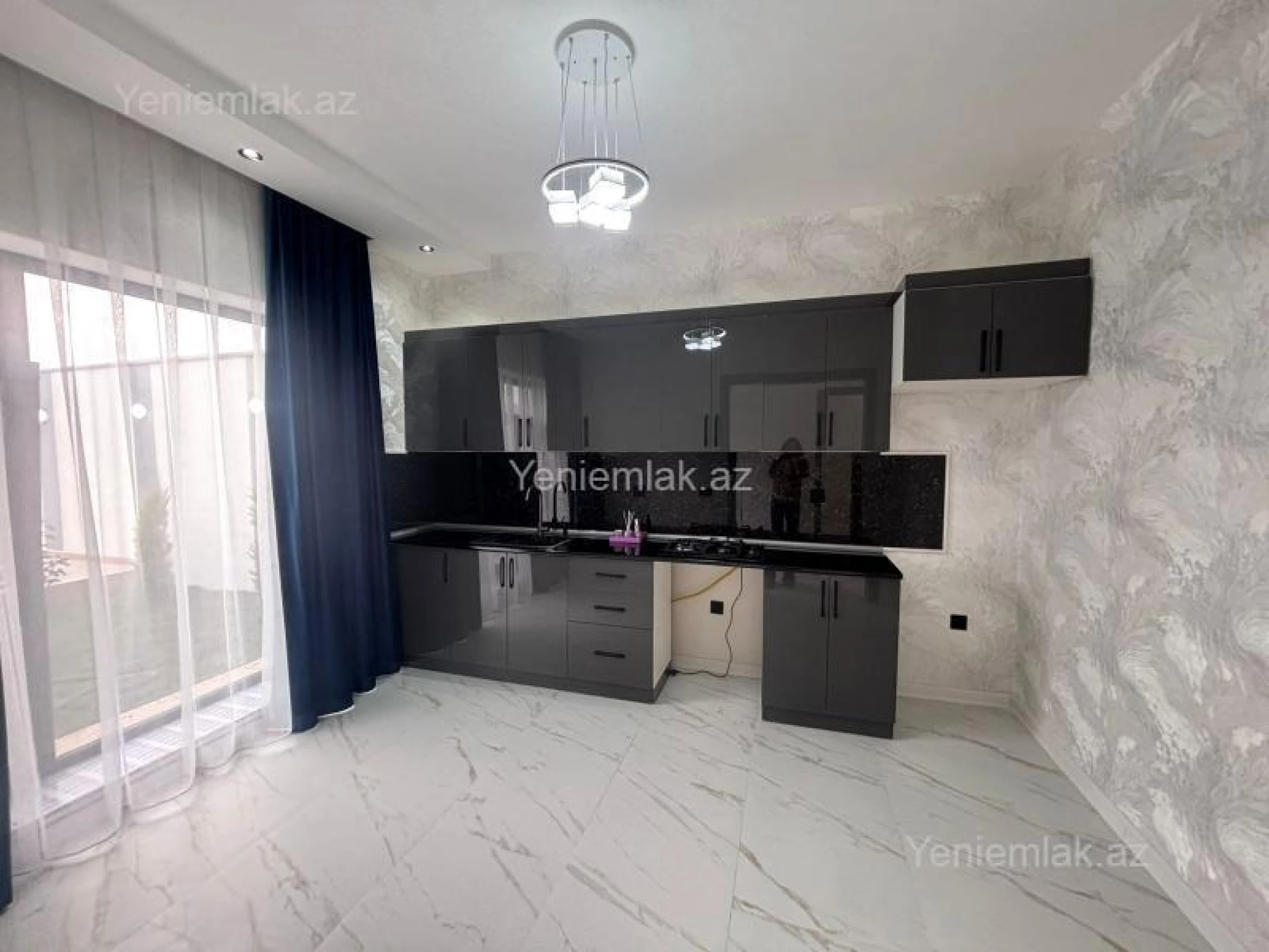 Satılır 4 otaqlı həyət evi 160 m²