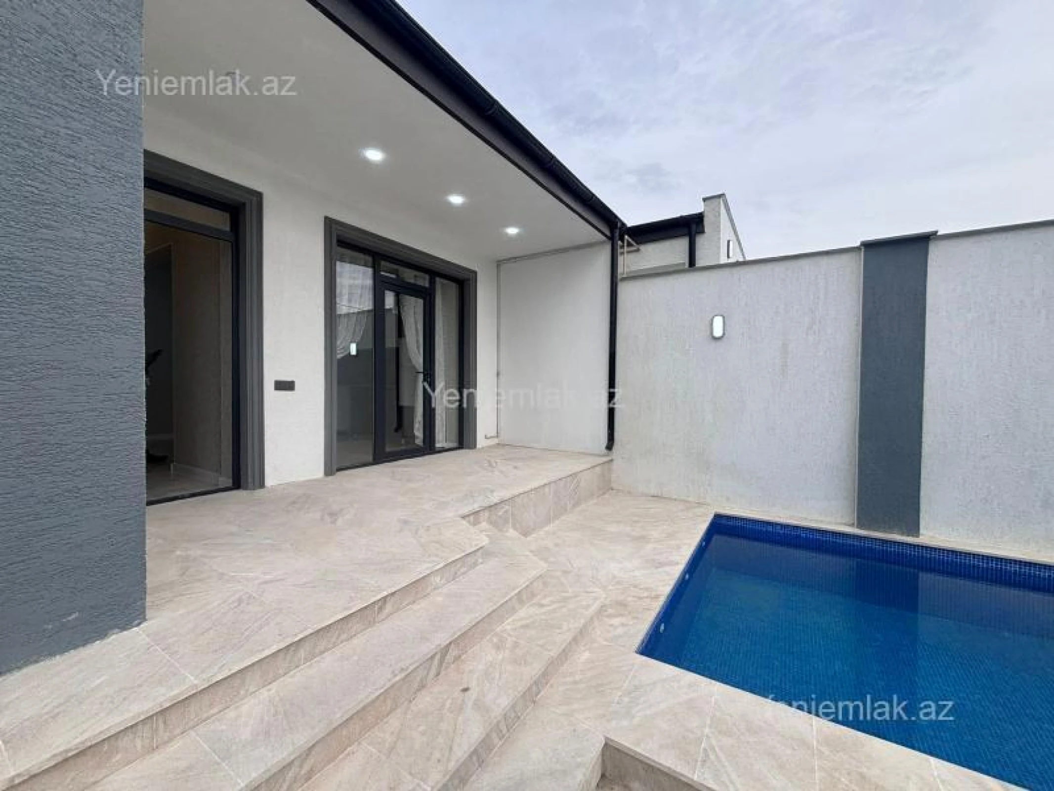 Satılır 4 otaqlı həyət evi 150 m²