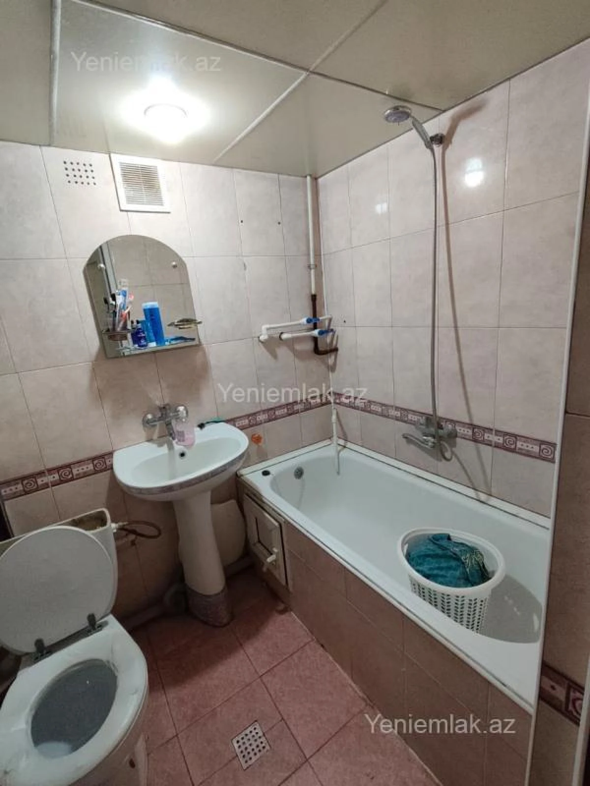 Satılır 2 otaqlı köhnə tikili 50 m²