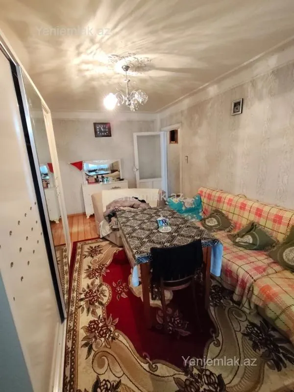 Satılır 2 otaqlı köhnə tikili 50 m²
