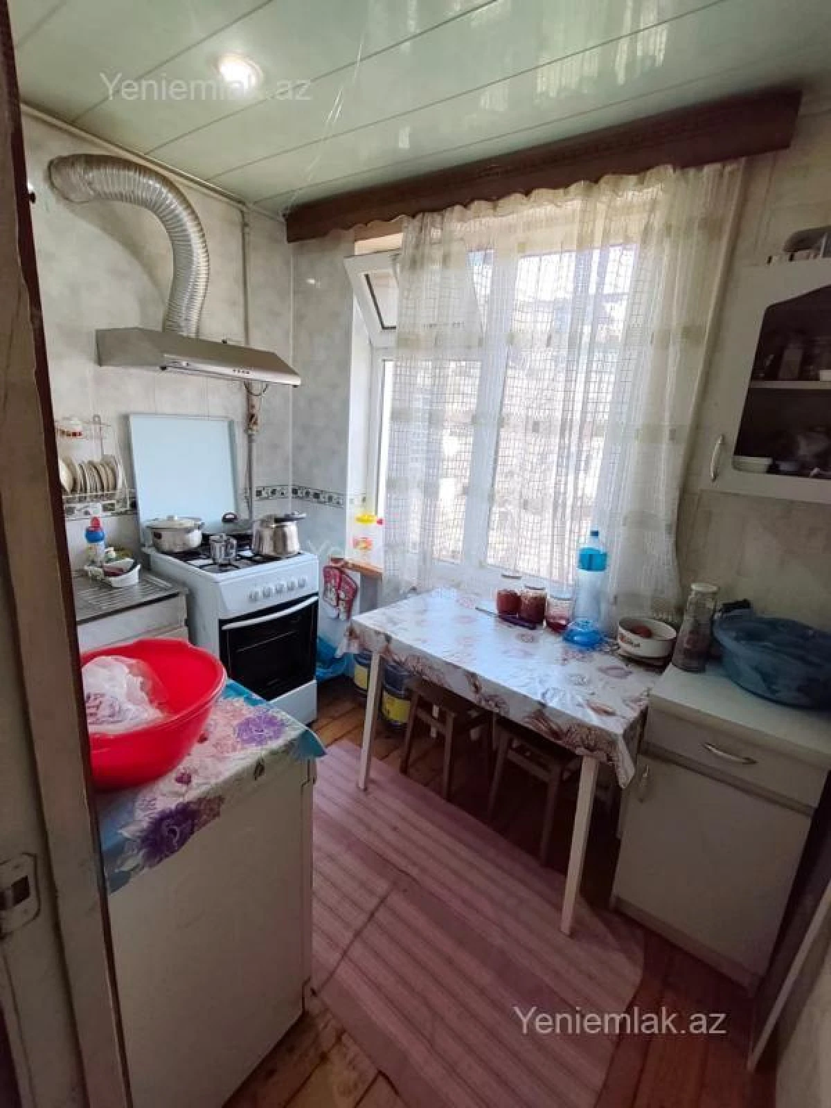 Satılır 2 otaqlı köhnə tikili 50 m²