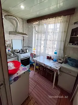 Satılır 2 otaqlı köhnə tikili 50 m²