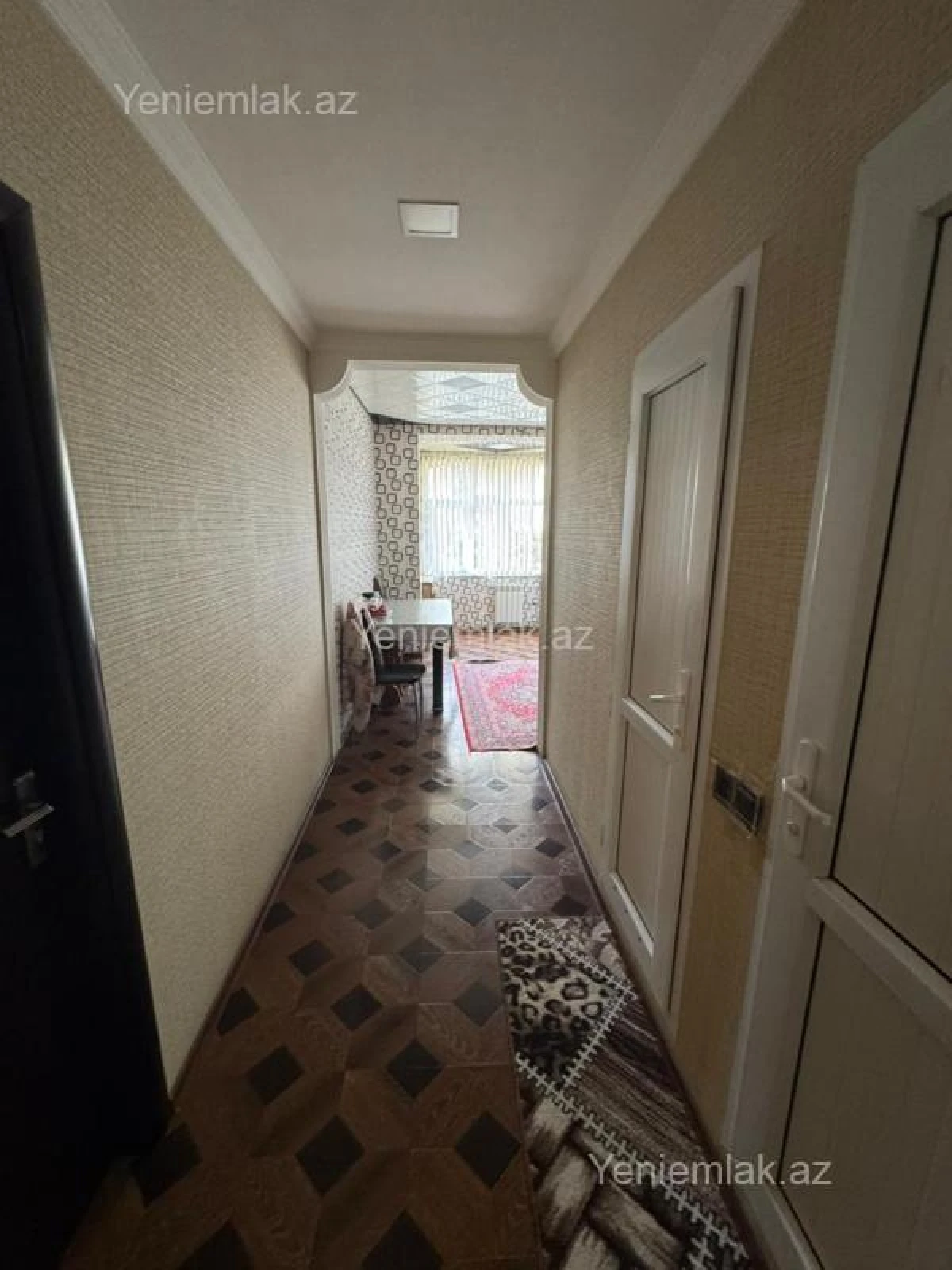 Satılır 4 otaqlı köhnə tikili 100 m²