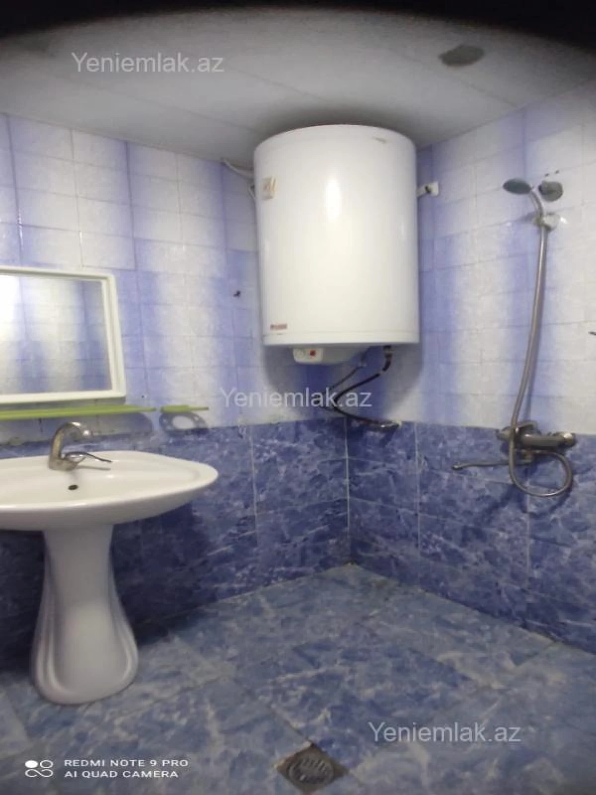 Satılır 2 otaqlı köhnə tikili 65 m²