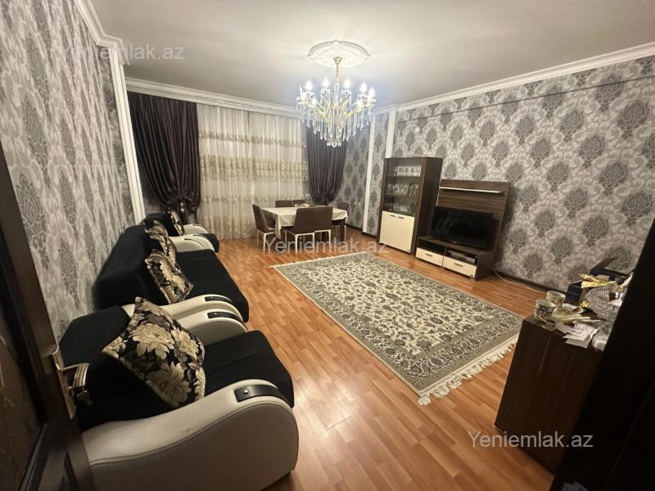 Satılır 2 otaqlı köhnə tikili 92 m²