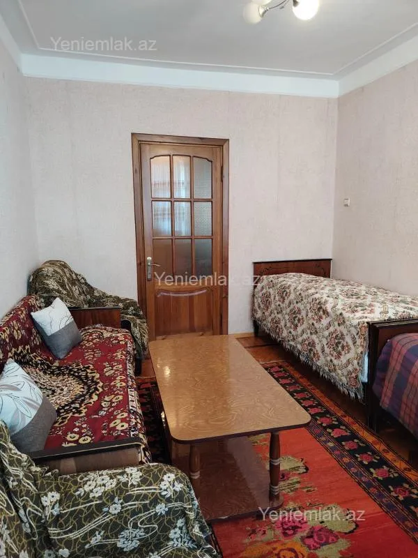 Satılır 4 otaqlı köhnə tikili 110 m²