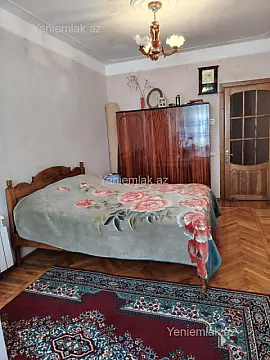 Satılır 4 otaqlı köhnə tikili 110 m²