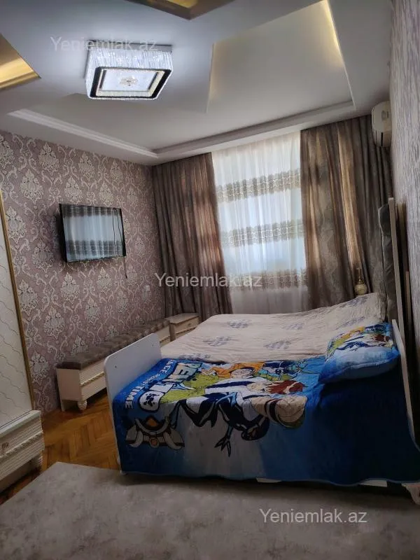 Satılır 4 otaqlı köhnə tikili 110 m²