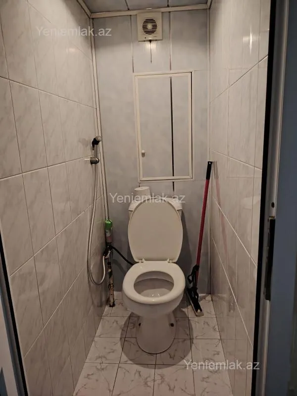 Satılır 4 otaqlı köhnə tikili 110 m²