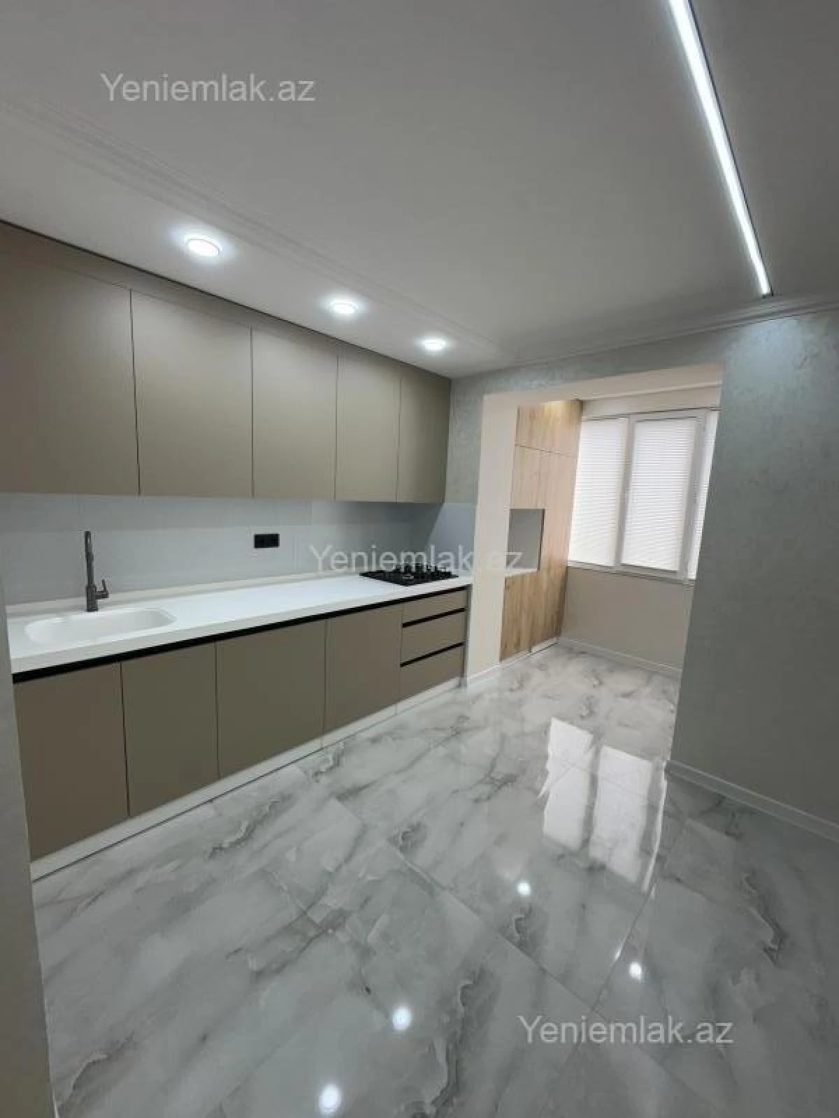 Satılır 3 otaqlı köhnə tikili 80 m²