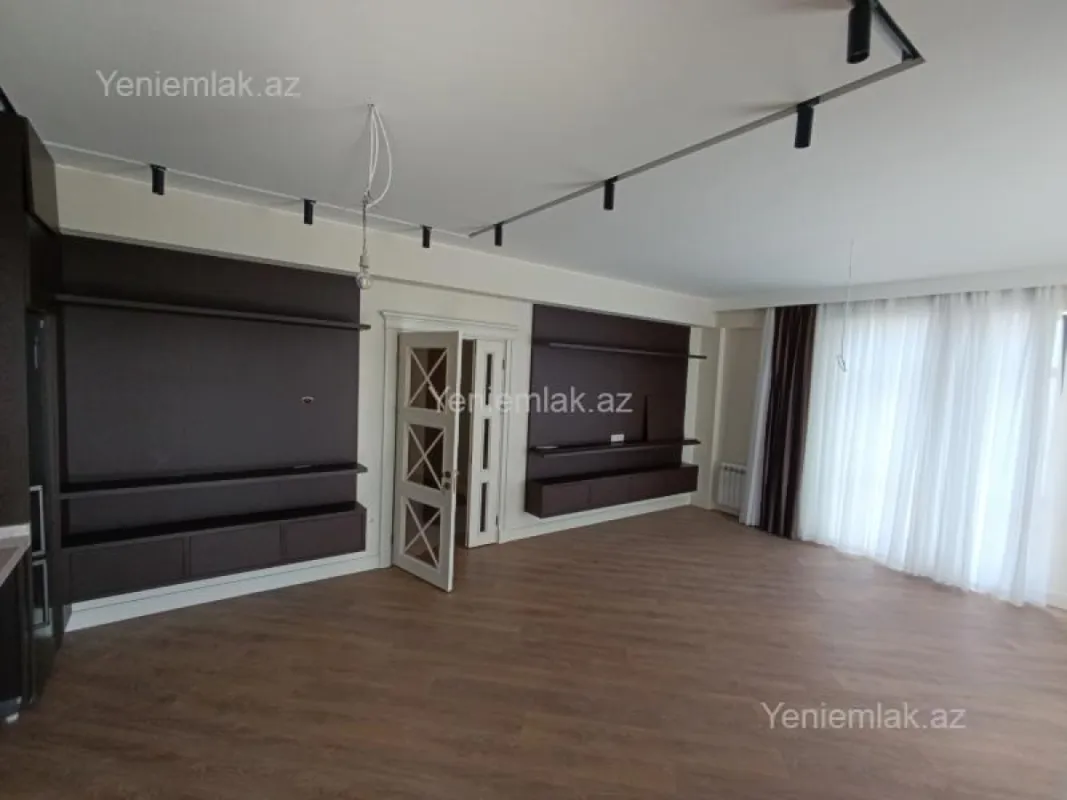 Satılır 3 otaqlı yeni tikili 127 m²