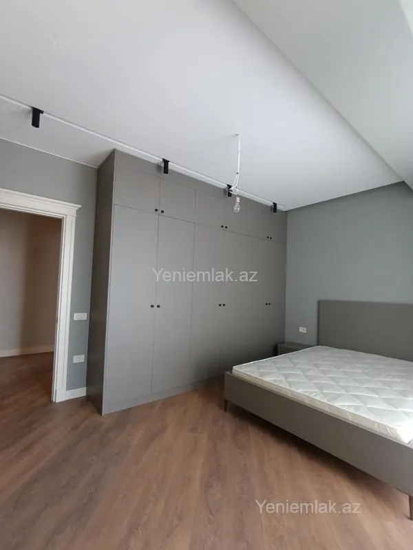 Satılır 3 otaqlı yeni tikili 127 m²