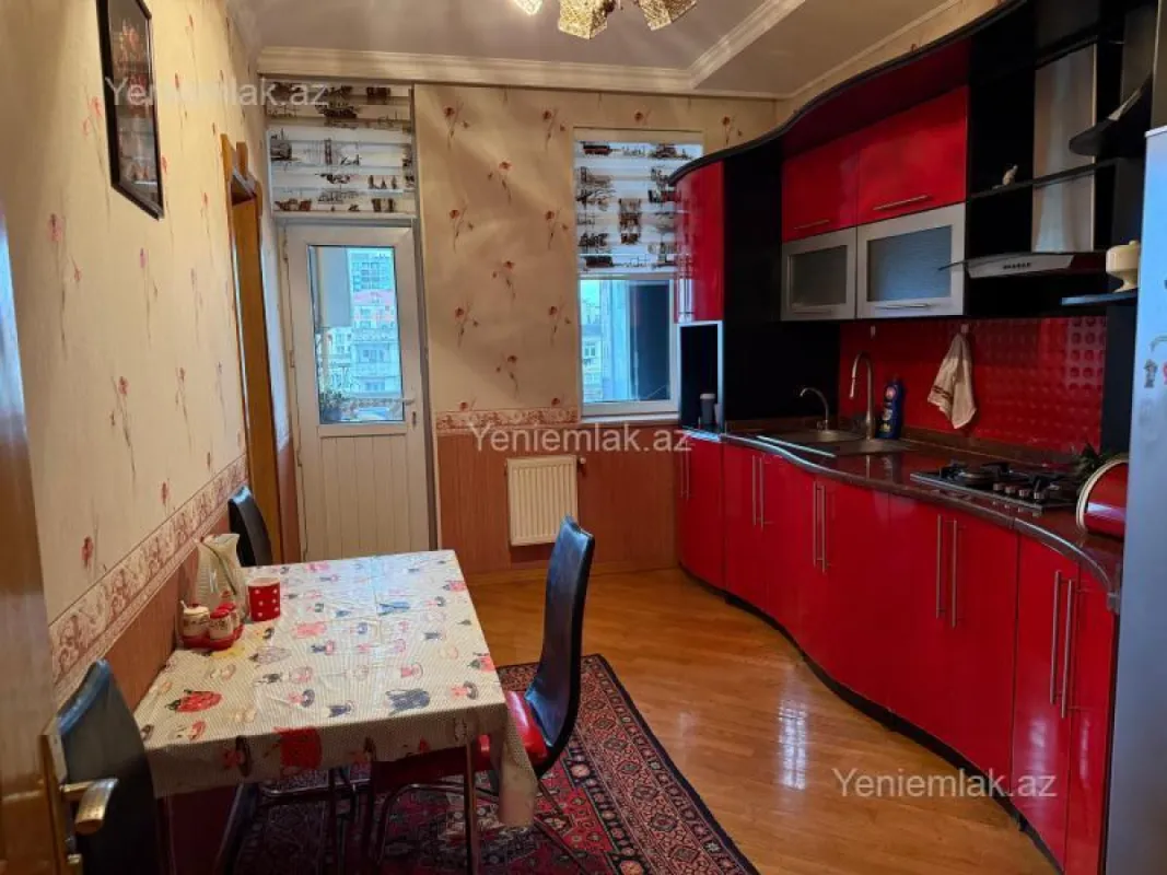 Satılır 4 otaqlı yeni tikili 140 m²