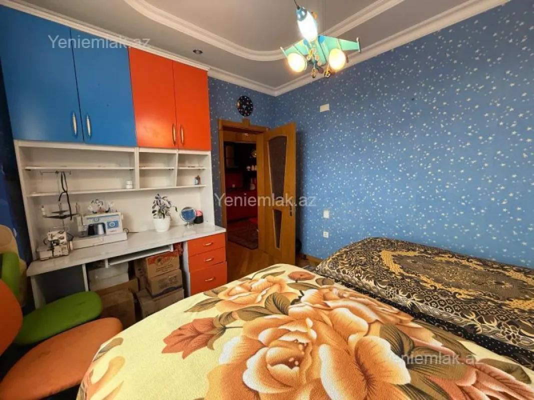 Satılır 4 otaqlı yeni tikili 140 m²