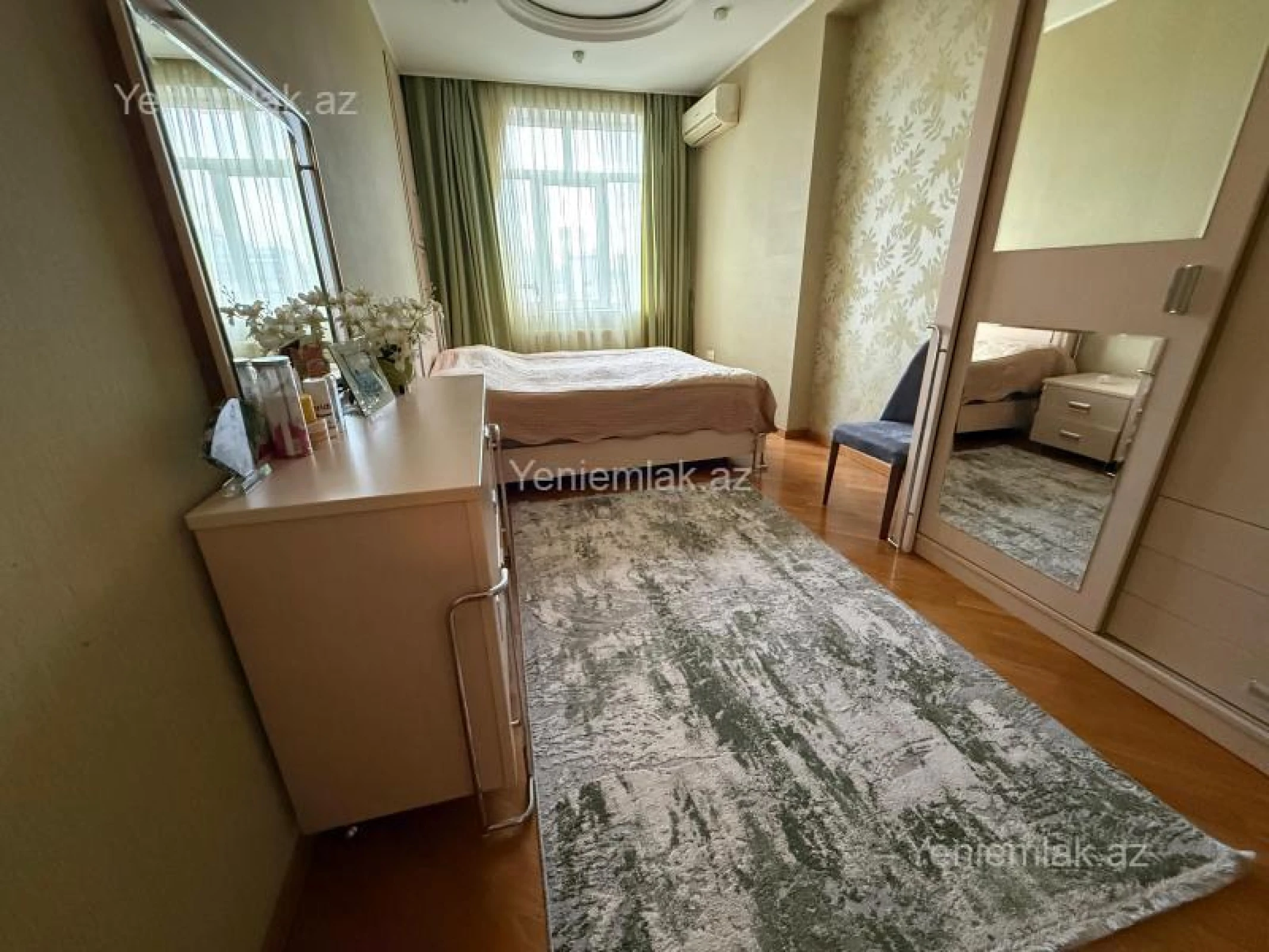 Satılır 4 otaqlı yeni tikili 140 m²