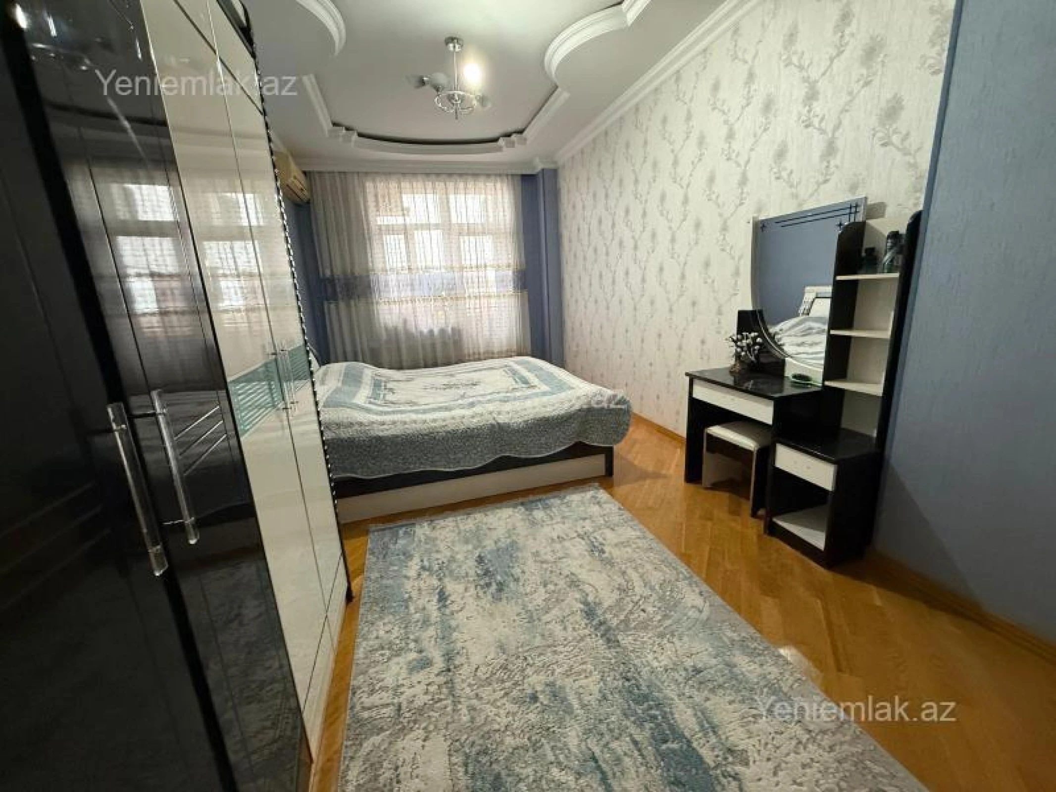 Satılır 4 otaqlı yeni tikili 140 m²