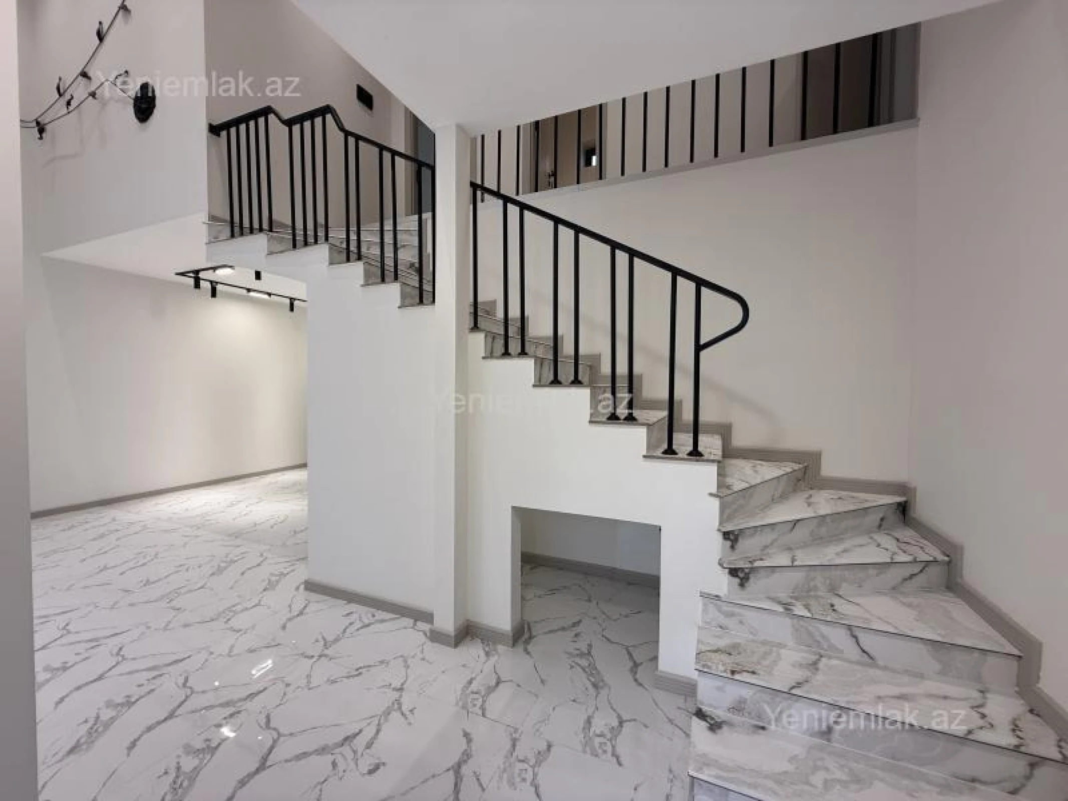 Satılır 4 otaqlı həyət evi 176 m²