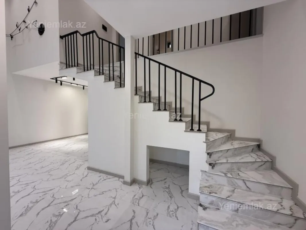 Satılır 4 otaqlı həyət evi 176 m²