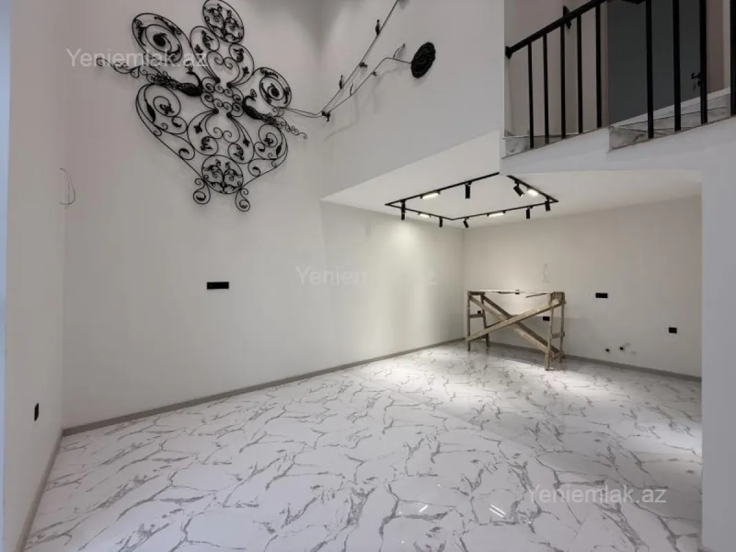 Satılır 4 otaqlı həyət evi 176 m²