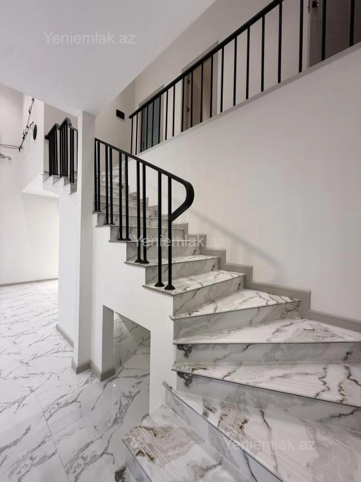 Satılır 4 otaqlı həyət evi 176 m²