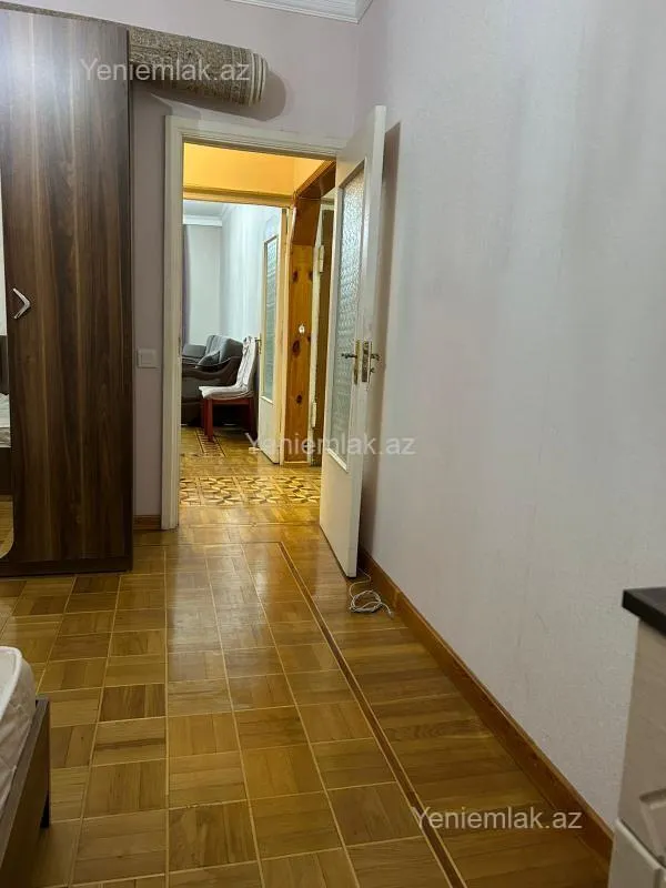 Satılır 2 otaqlı köhnə tikili 60 m²