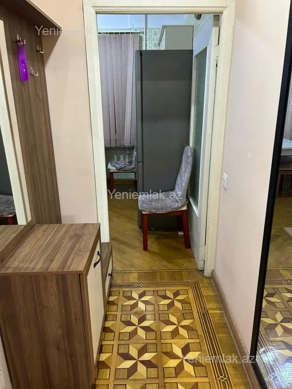 Satılır 2 otaqlı köhnə tikili 60 m²