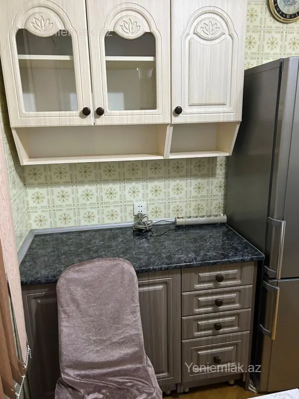 Satılır 2 otaqlı köhnə tikili 60 m²