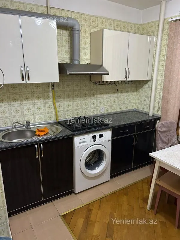 Satılır 2 otaqlı köhnə tikili 60 m²