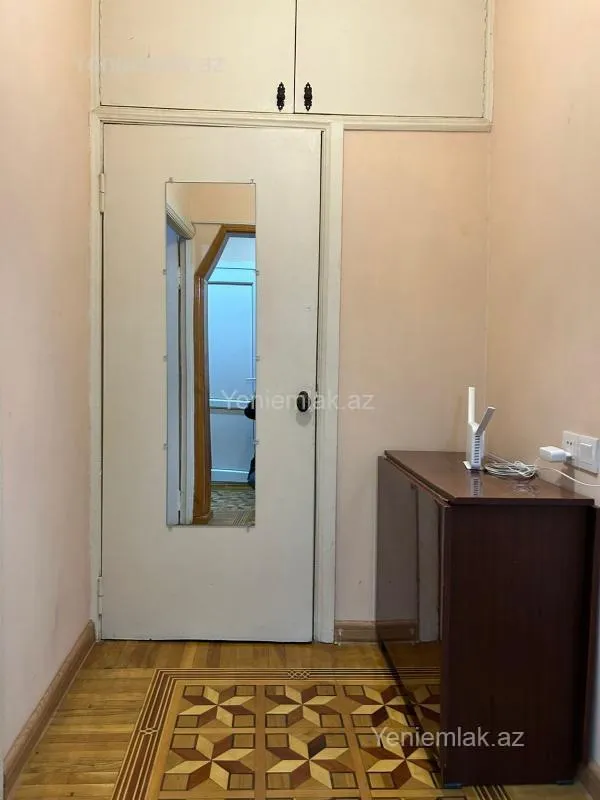 Satılır 2 otaqlı köhnə tikili 60 m²