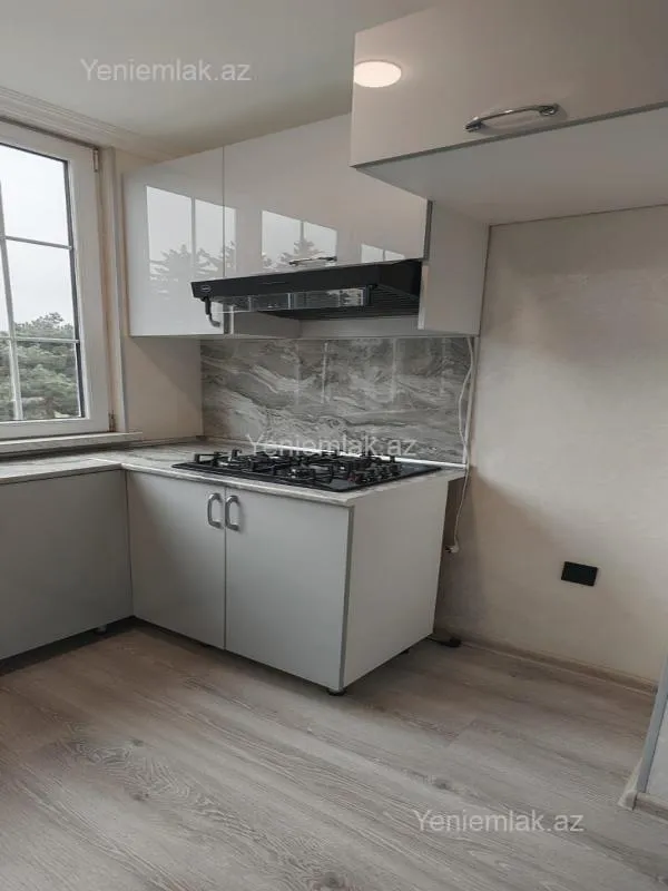 Satılır 2 otaqlı köhnə tikili 35 m²